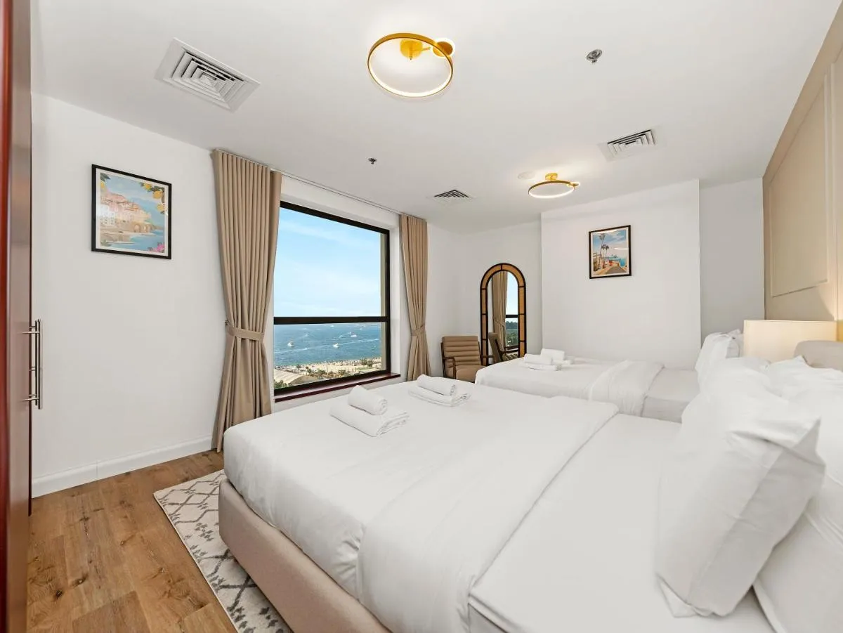 Image 1 of Elegant Dubai Eye Beach Retreat