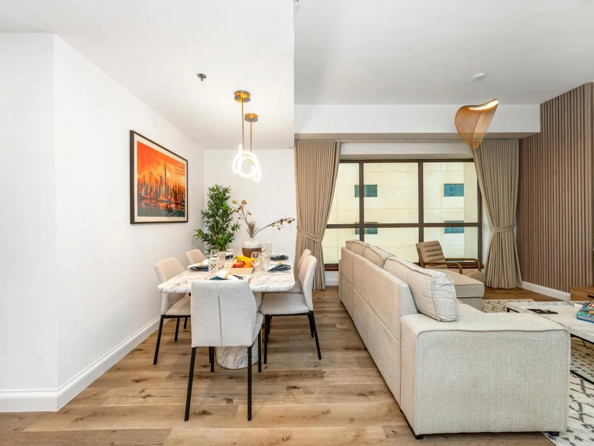Image 3 of Elegant Dubai Eye Beach Retreat