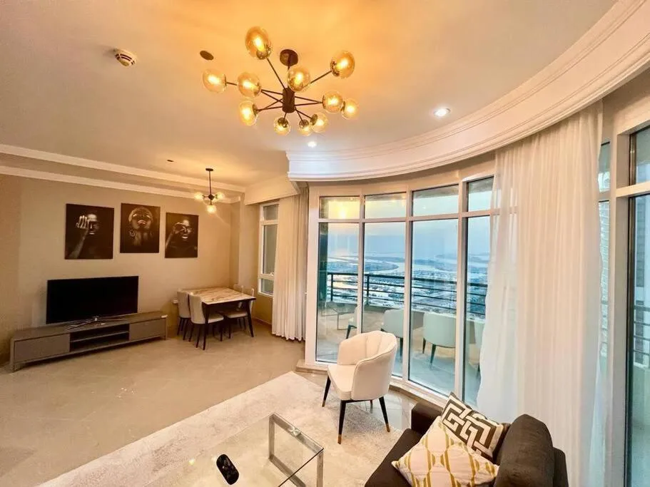 Image 4 of Entire Apartment in Marina Crown, Full sea view