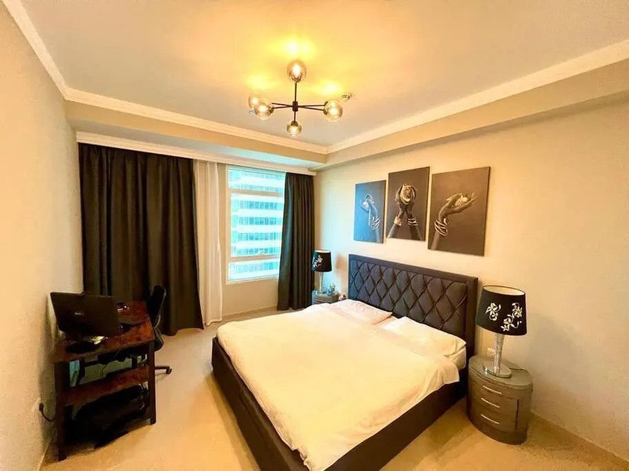 Image 1 of Entire Apartment in Marina Crown, Full sea view