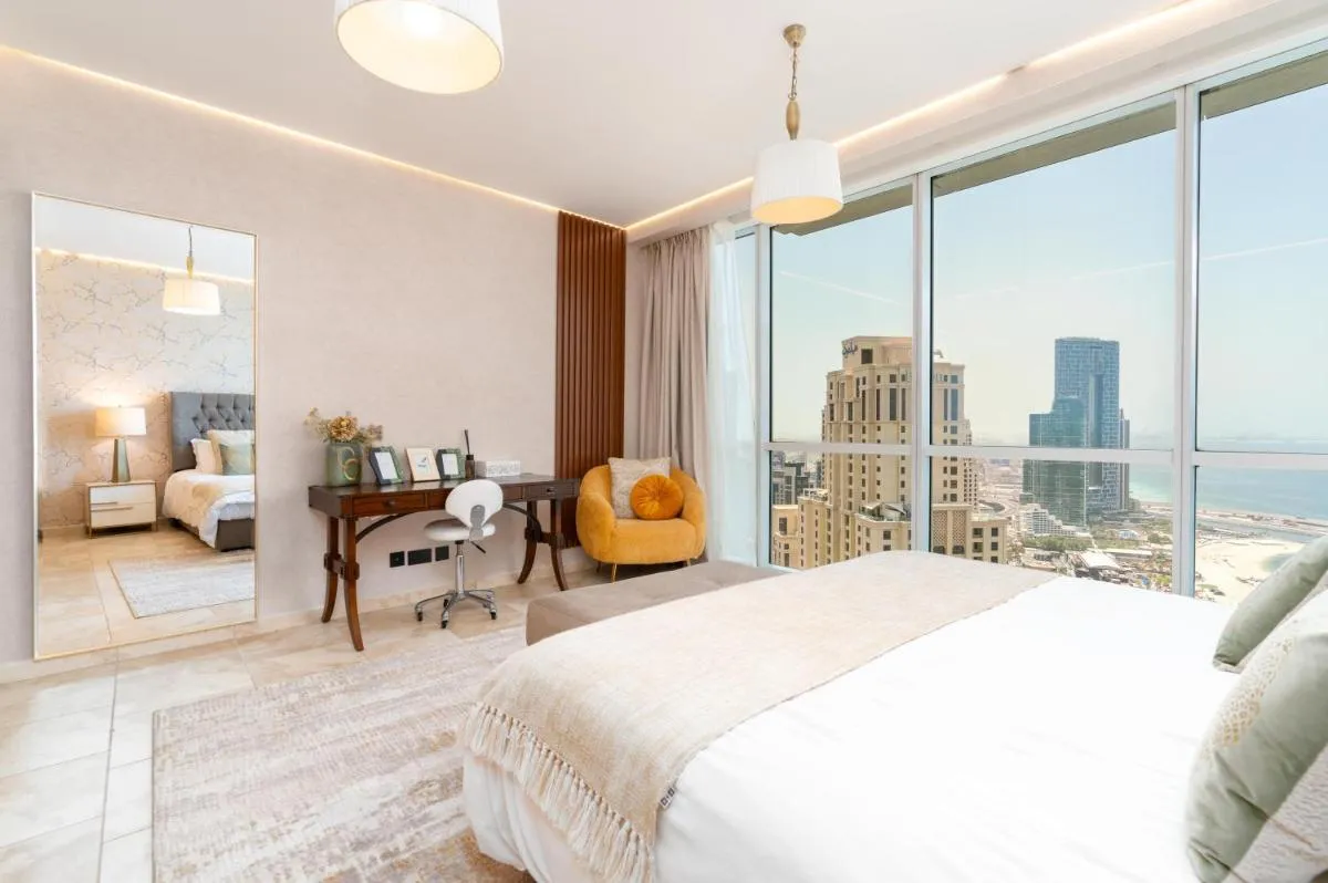 Image 2 of Extraordinary Destination, JBR 4003