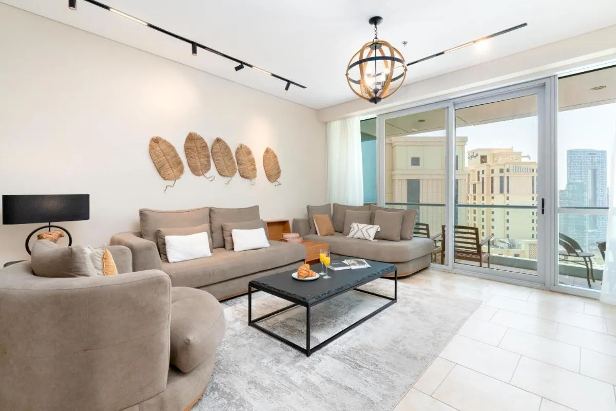Image 6 of Extraordinary Destination, JBR 4003