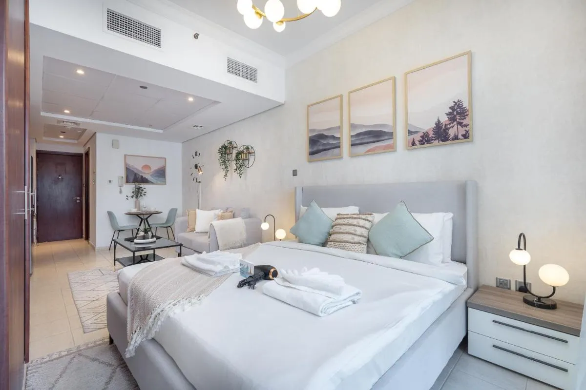 Image 3 of Eye-captivating studio sleeps 2 in JLT