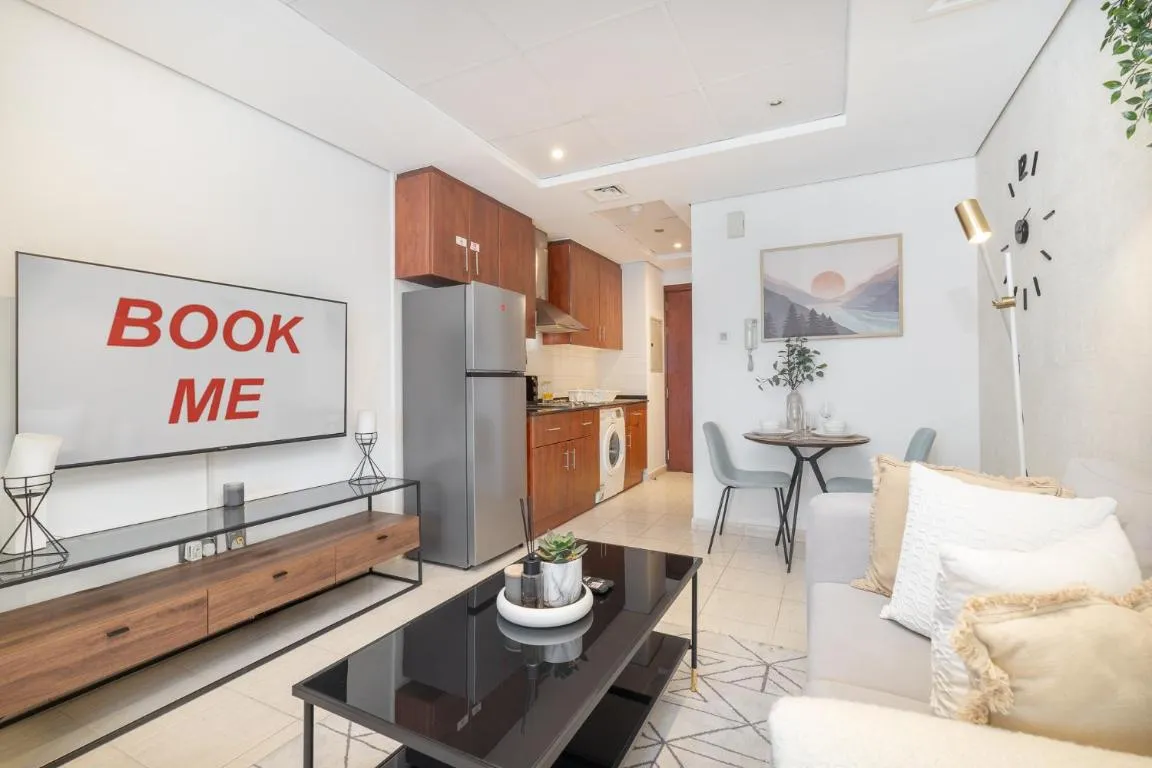 Image of Eye-captivating studio sleeps 2 in JLT