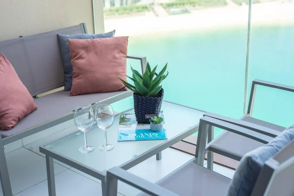 Image 4 of Fabulous studio on the water!!