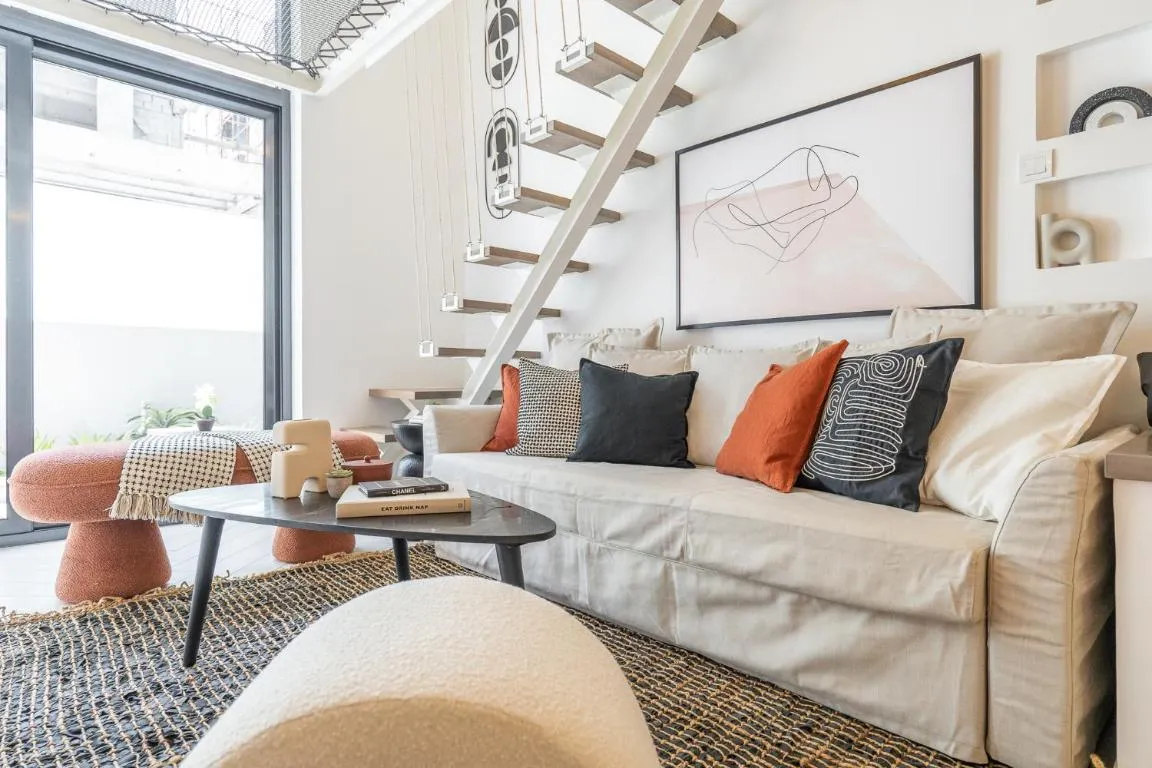 Image of Fashionable loft with catamaran net in JVC