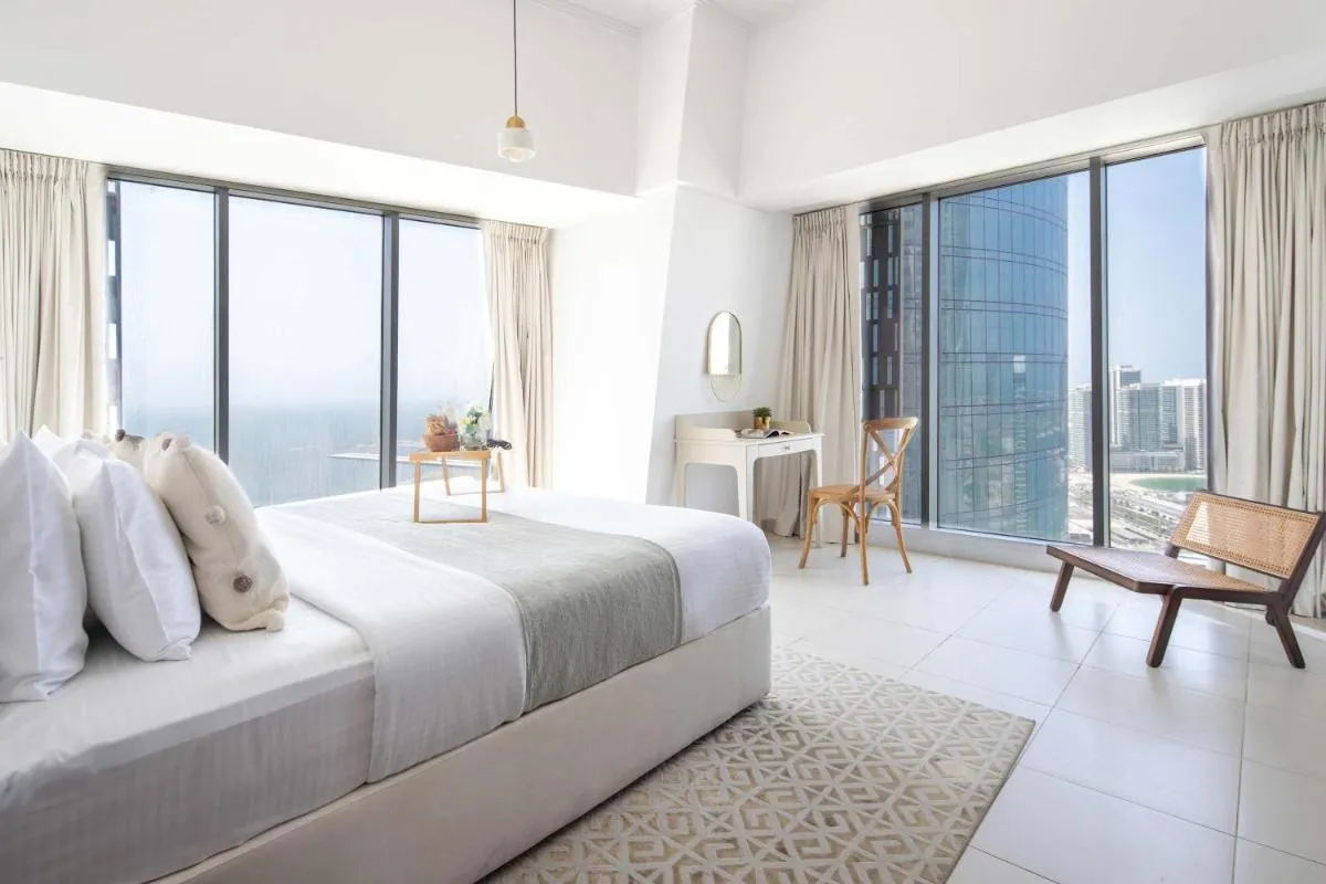 Image 1 of Frank Porter – Cayan Tower