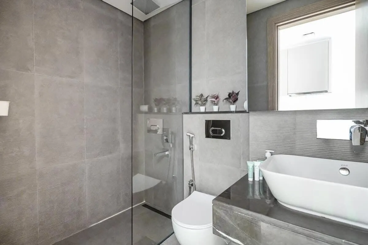 Image 2 of Frank Porter – Divine Residences