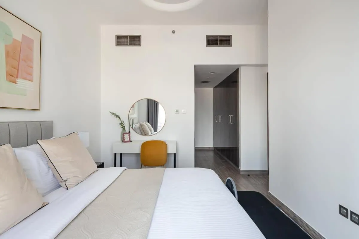 Image 1 of Frank Porter – MBL Residence