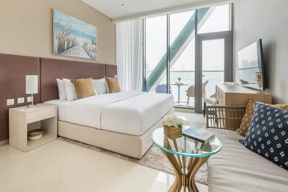 Image 1 of Frank Porter – Seven Hotel & Aprtments