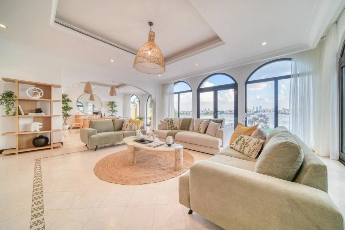 Image of Frond D, Beach Front Villa, Palm Jumeirah – Mint Stay