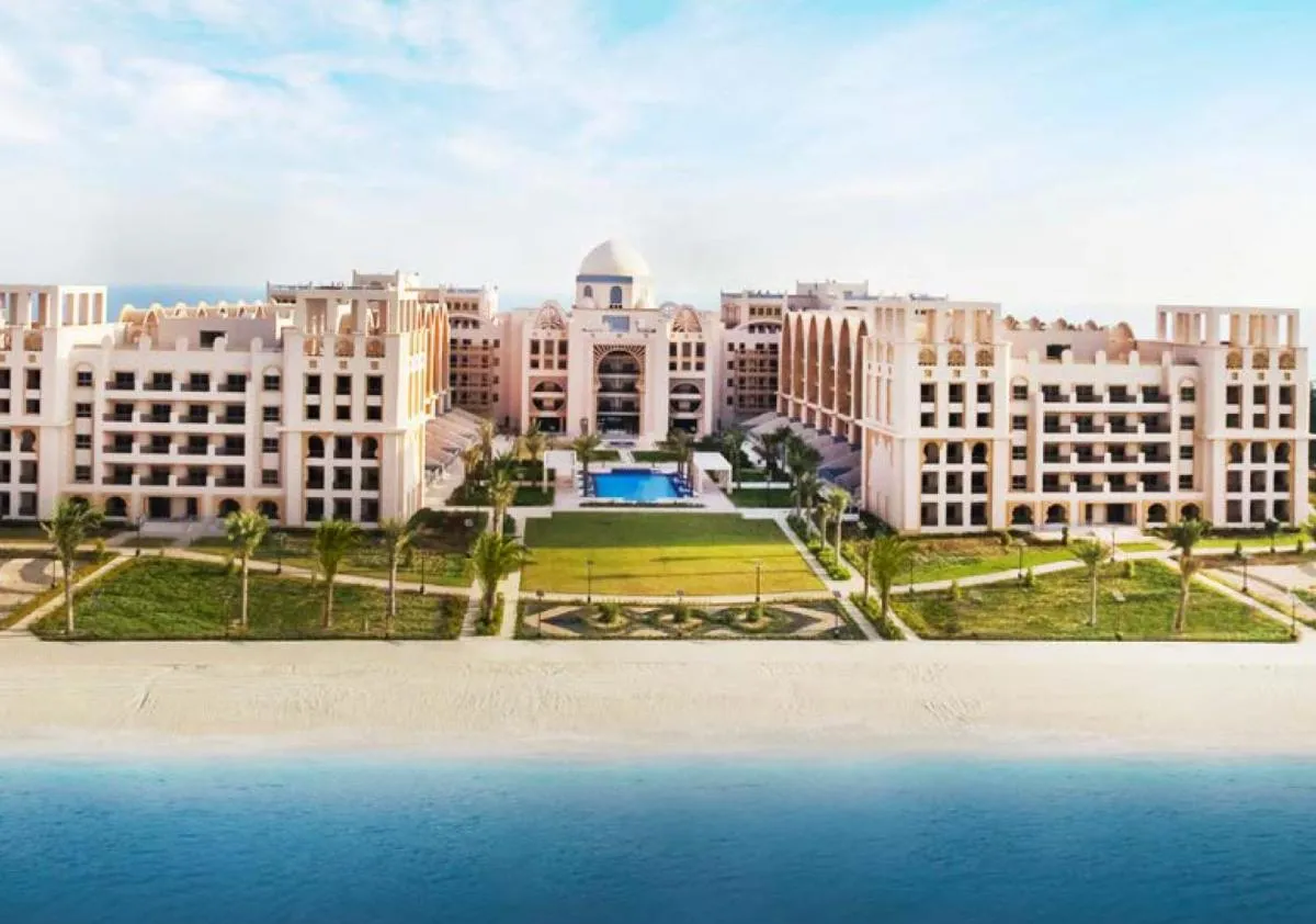 Image 5 of GLOBALSTAY at Sarai Apartments Beachfront Paradise with Pool and Gym