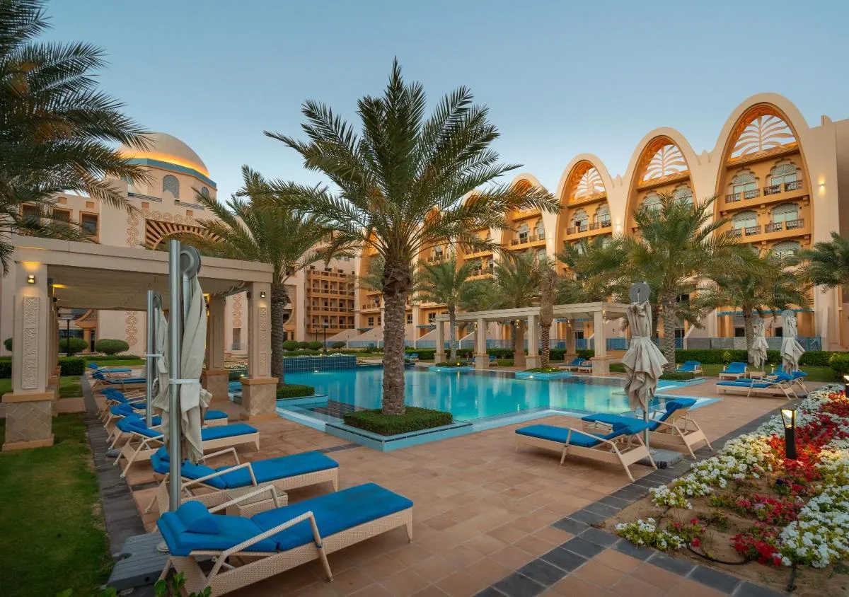 Image 2 of GLOBALSTAY at Sarai Apartments Beachfront Paradise with Pool and Gym