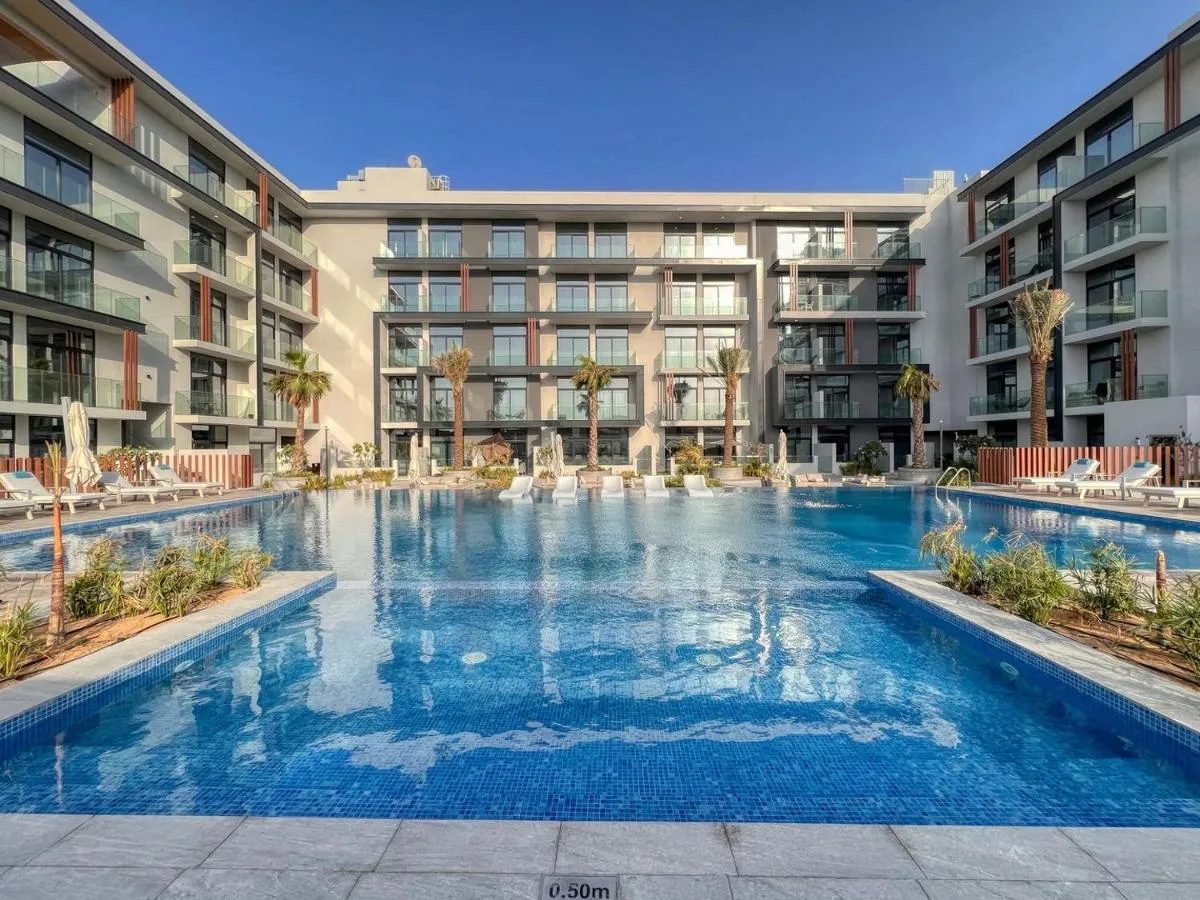 Image 2 of GuestReady – Oxford’s Pool View Serenity