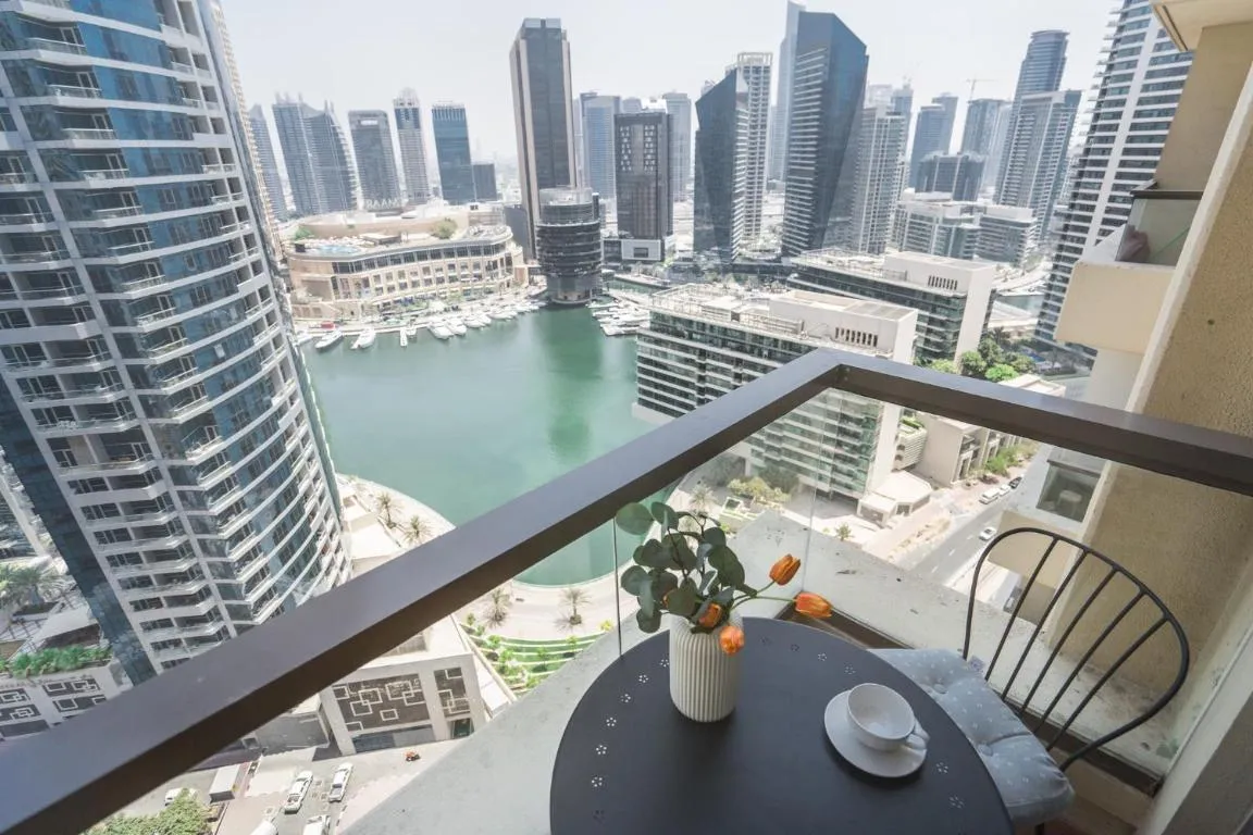 Image of HiGuests – Artistic Waterfront Apt, Perfect for Beach Lovers