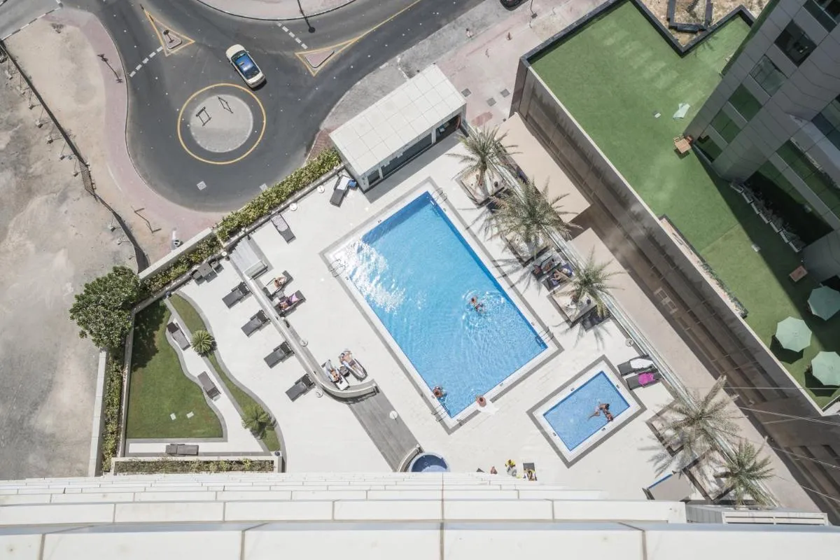 Image 3 of HiGuests – Exceptional Apt with Furnished Terrace By the Sea