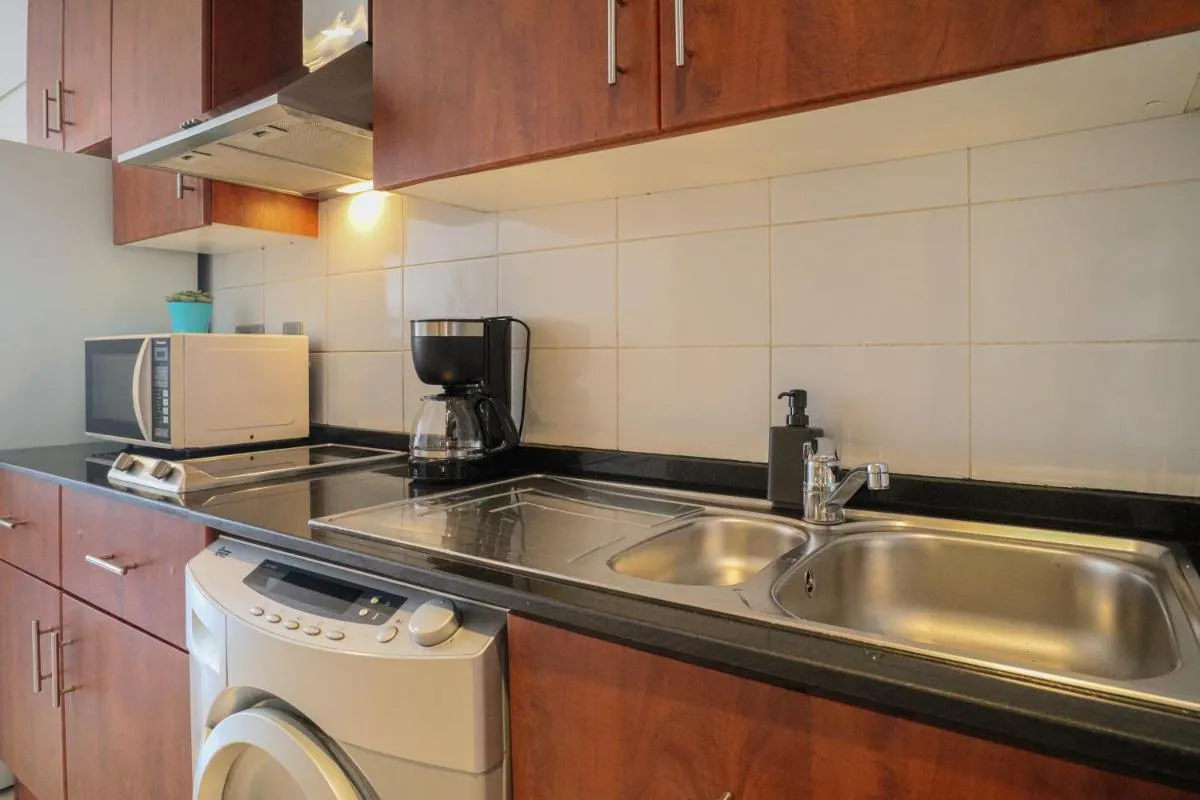 Image 2 of HiGuests – Lake-view Studio in Vibrant Area in JLT