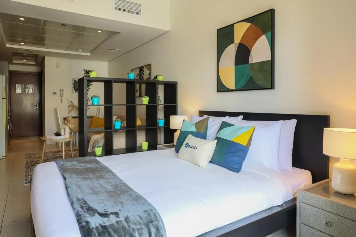 Image 1 of HiGuests – Lake-view Studio in Vibrant Area in JLT