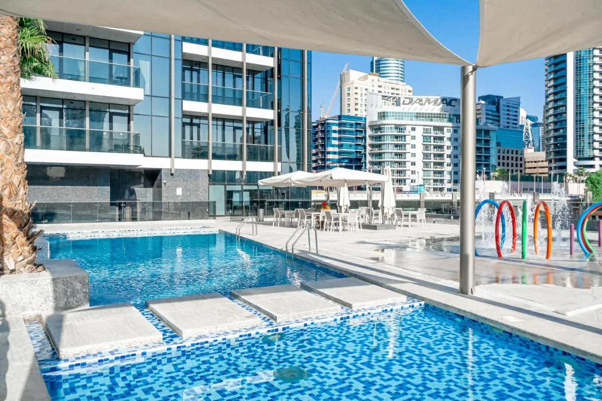 Image 3 of HiGuests – Spacious Apt for 5 With Spectacular Marina Views