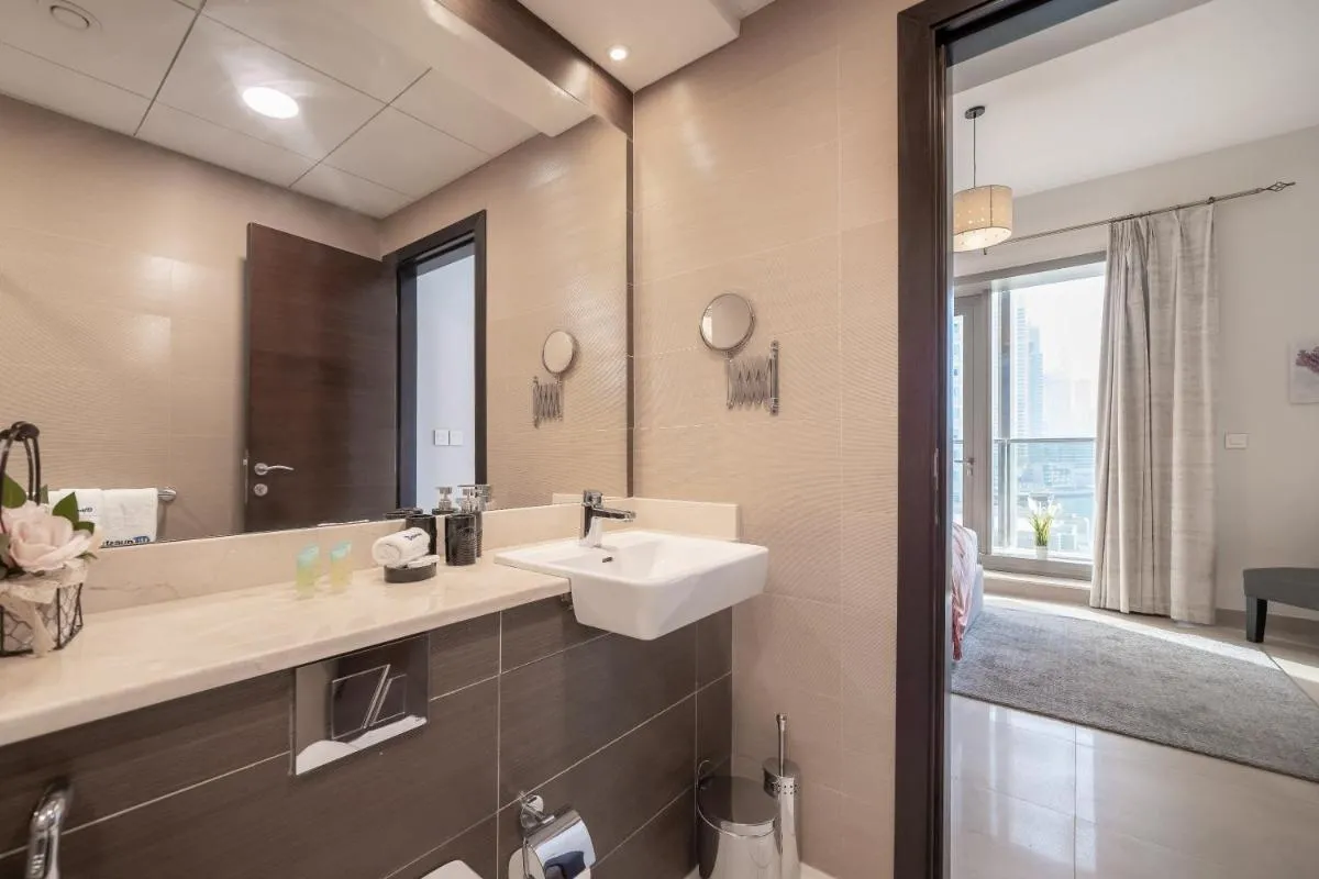 Image 2 of HiGuests – Spacious Apt for 5 With Spectacular Marina Views