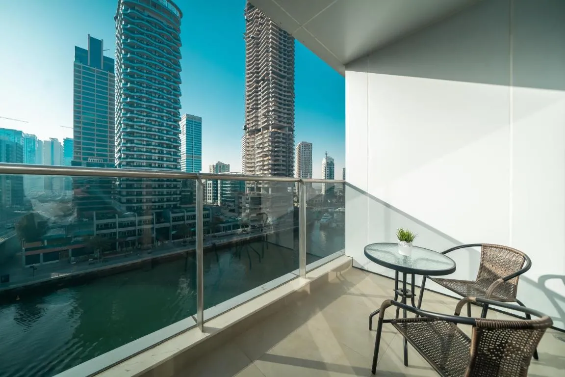 Image of HiGuests – Spacious Apt for 5 With Spectacular Marina Views