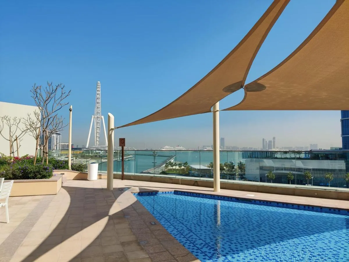 Image 3 of HiGuests – Stylish Apartment Floating Over The Marina Waters
