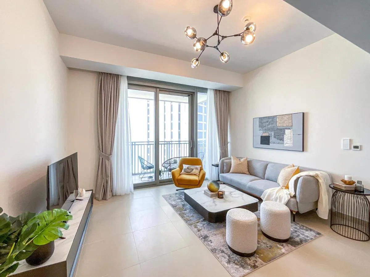 Image 5 of HiGuests – Waterfront Luxe Apt with Bluewaters Island Views