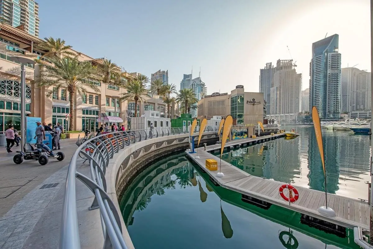 Image 6 of I can sleep 4 in Dubai Marina!