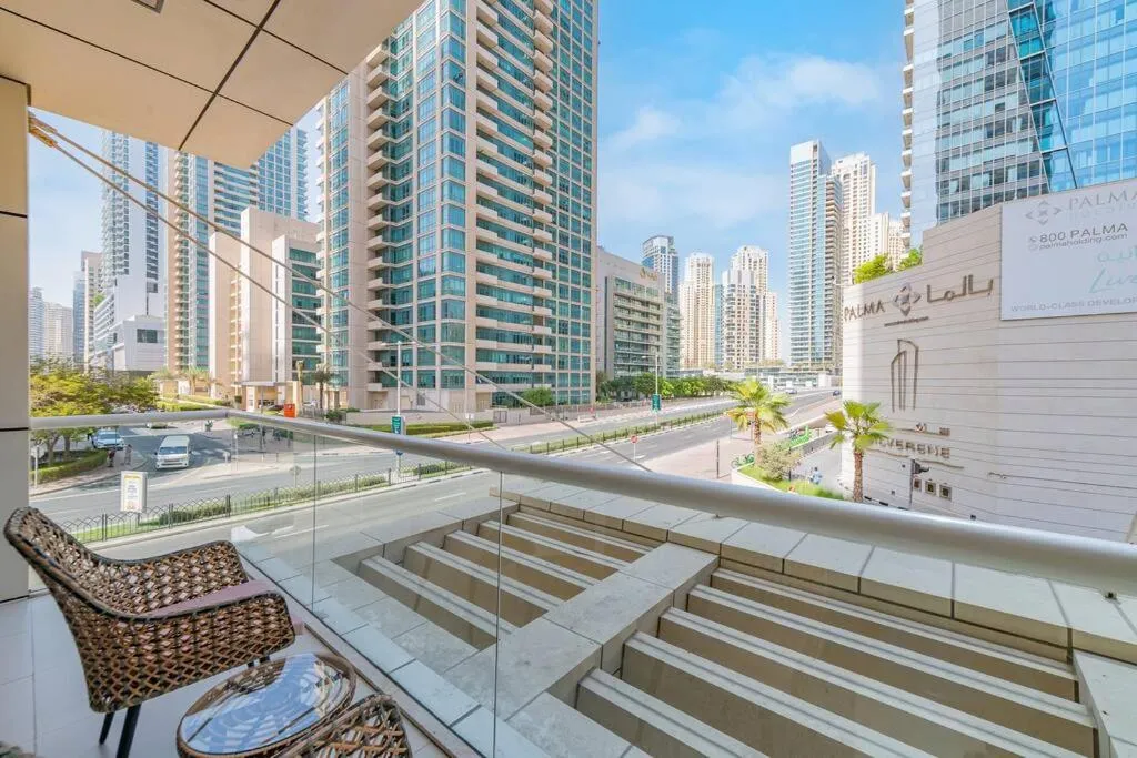 Image 5 of Incredible stay in the Marina with Balcony & View