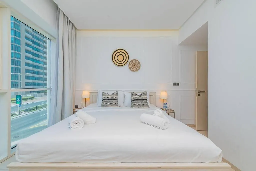 Image 6 of Incredible stay in the Marina with Balcony & View