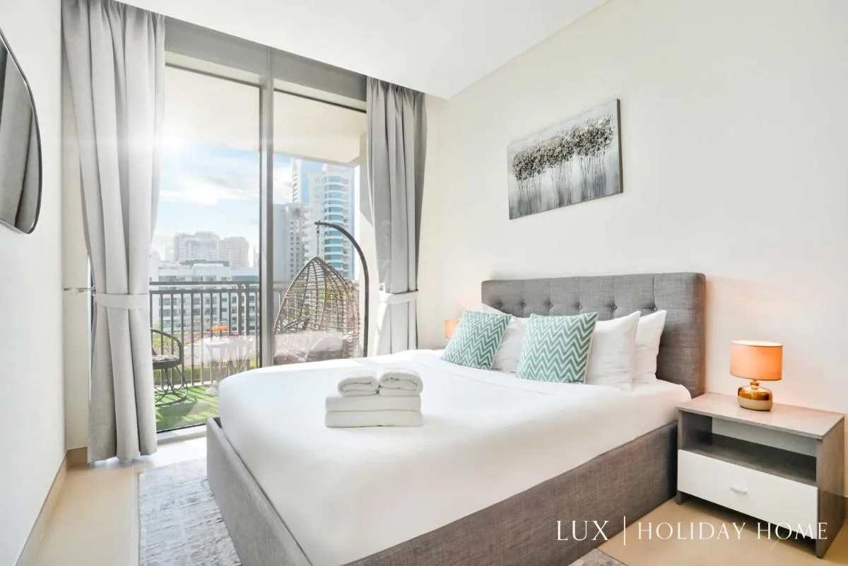 Image 1 of LUX 52 42 Deluxe Marina view suite 1