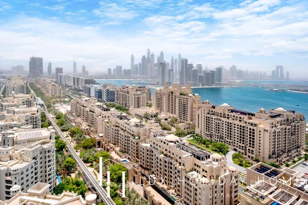 Image 6 of LUX Iconic Views at The Palm Tower Suite 2