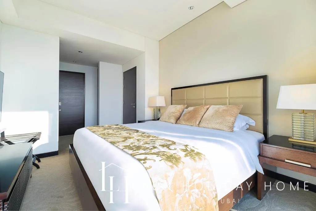 Image 1 of LUX The JW Marina Suite