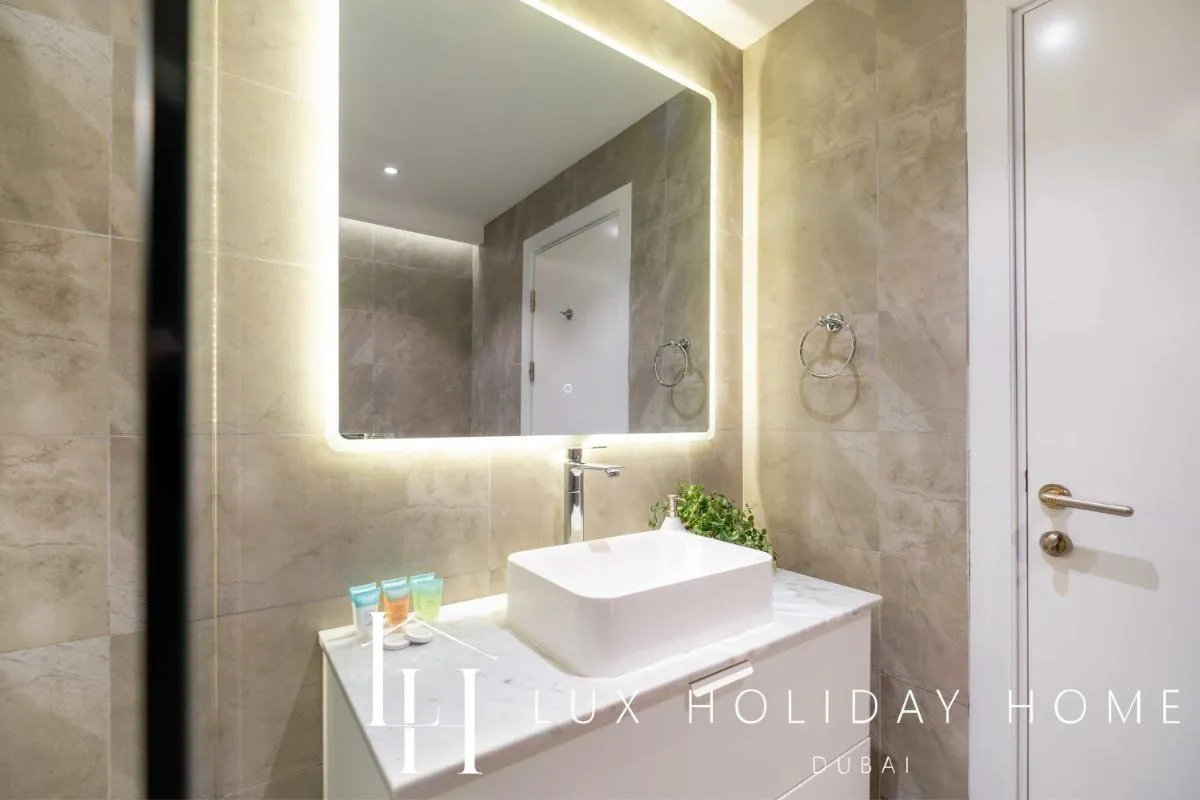 Image 2 of LUX The Marina Sea View Suite 2