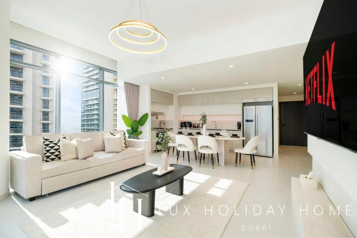 Image 3 of LUX The Marina Vista Beachfront Suite