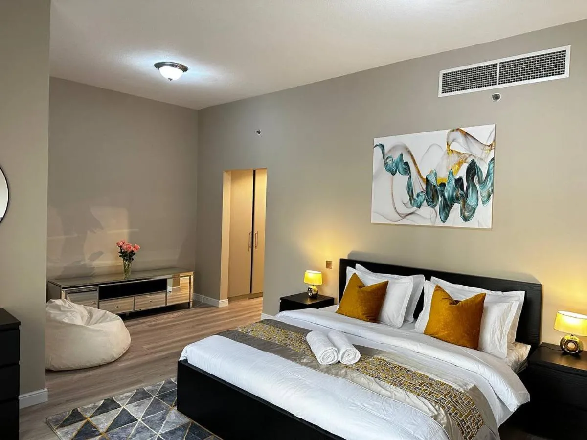 Image 3 of La buena vida holiday homes – Deluxe 3 bedroom apartment on the beach
