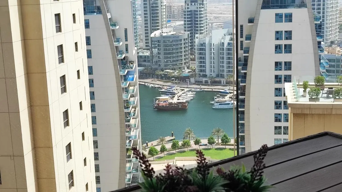 Image 2 of La buena vida holiday homes – Deluxe 3 bedroom apartment on the beach
