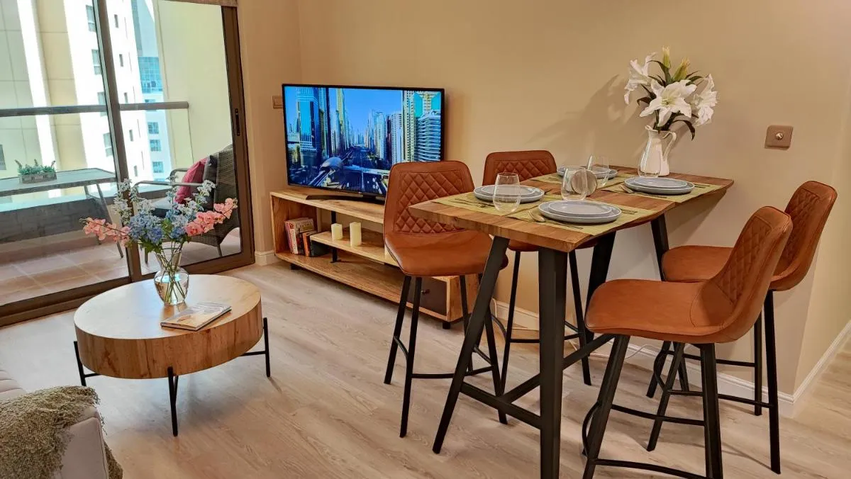 Image 4 of La buena vida holiday homes – Deluxe 3 bedroom apartment on the beach