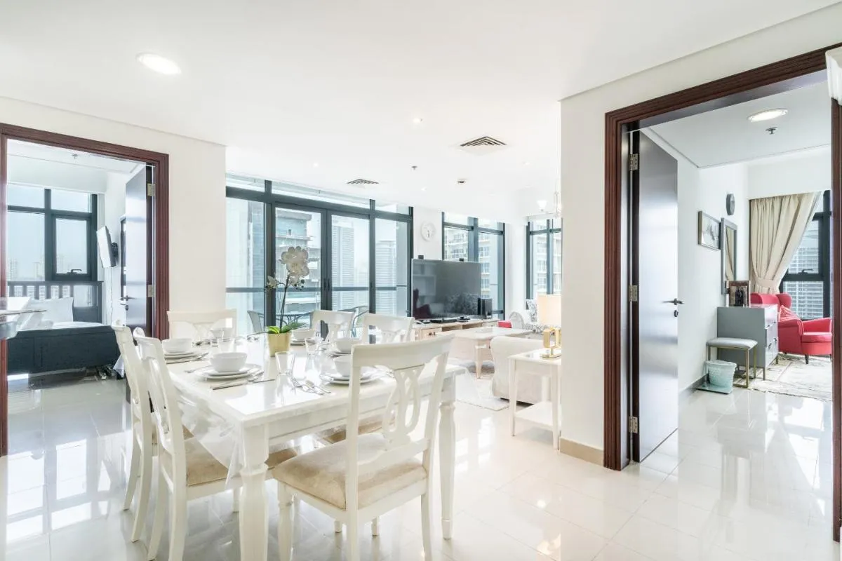 Image 3 of Lakeside Residence – 2BR Apartment – Allsopp&Allsopp