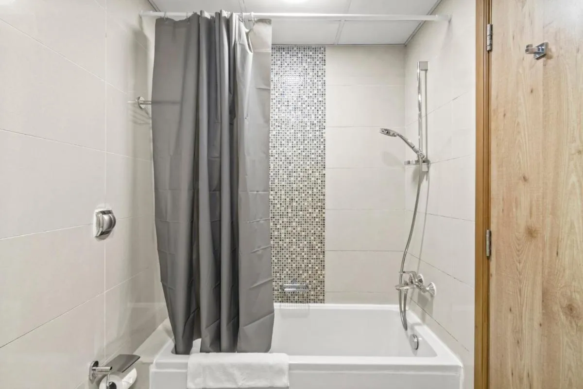 Image 2 of Lavish 2BR with Charming Marina View