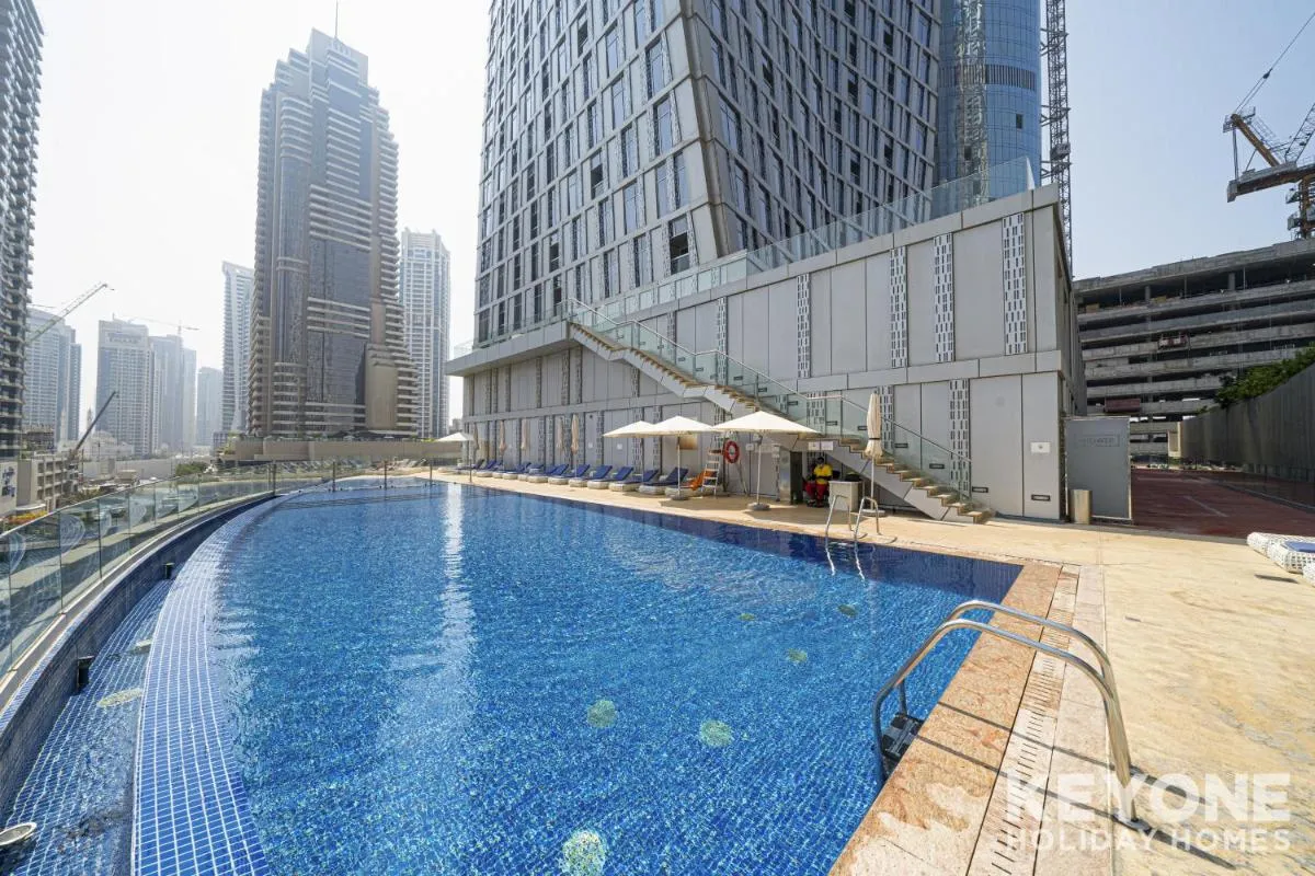 Image 3 of Lavish One Bedroom with Amazing Sun Deck & Pool