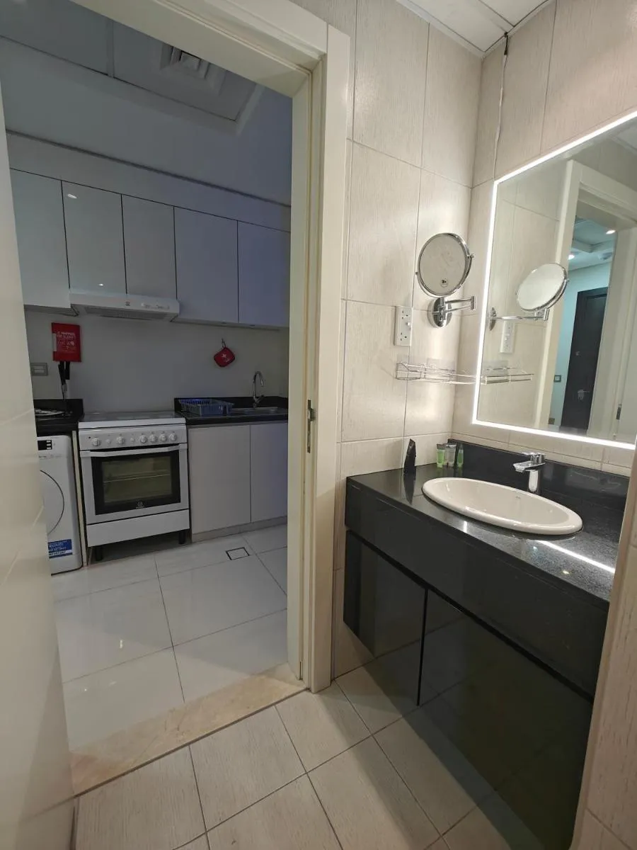 Image 3 of LeModCasa: Smart, modern studio in JVC