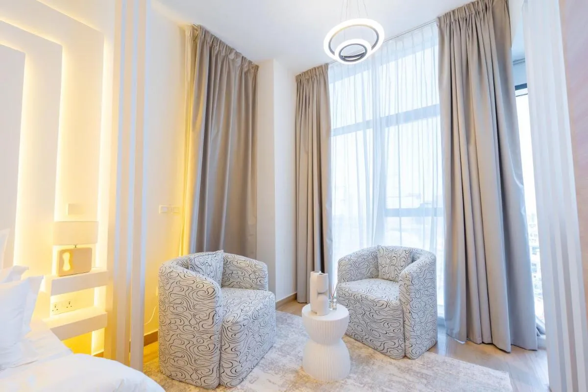 Image 2 of Le Villa-Joie !Bright Studio Apartment!