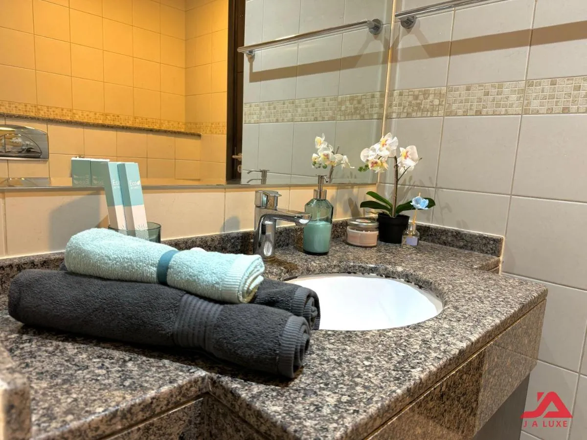 Image 2 of Lovely Dubai Marina View 1BR Apartment in Bay Central Tower