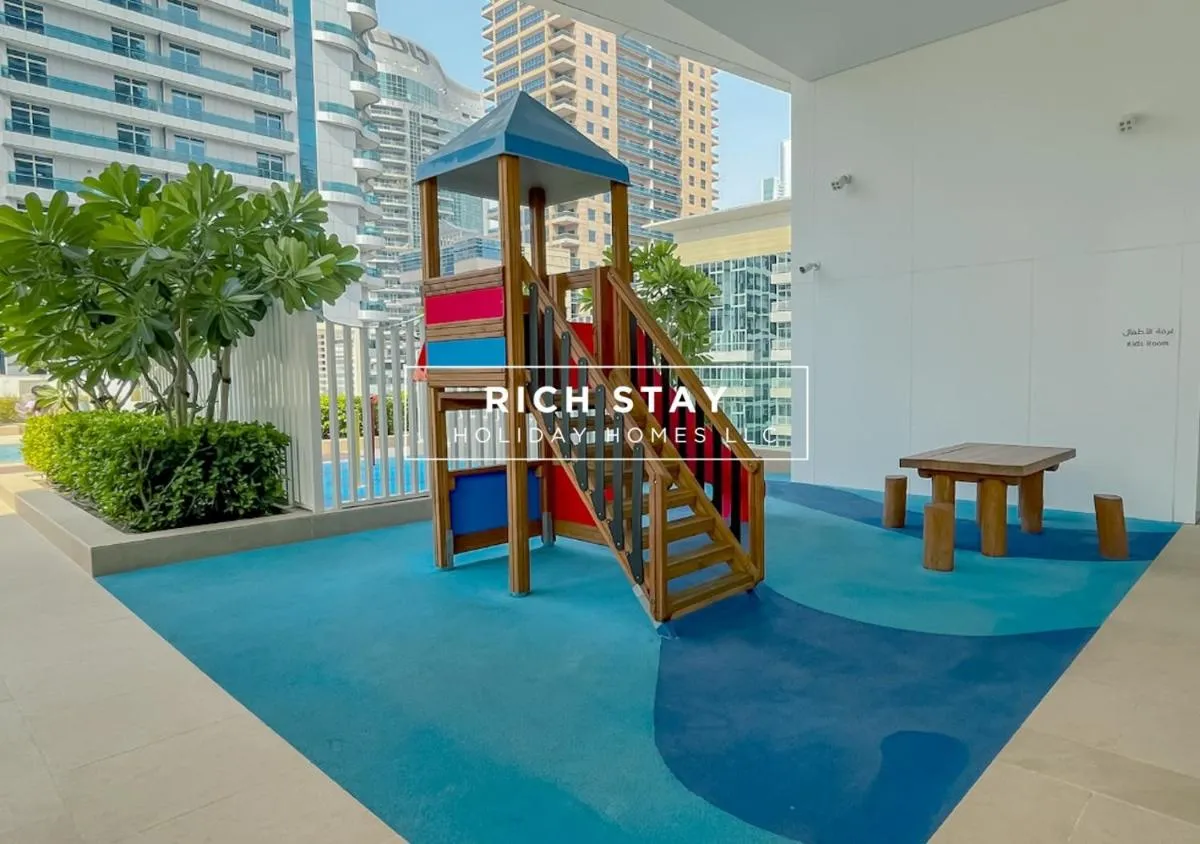 Image 5 of Lush 1BR in Stella Maris, Marina, City View