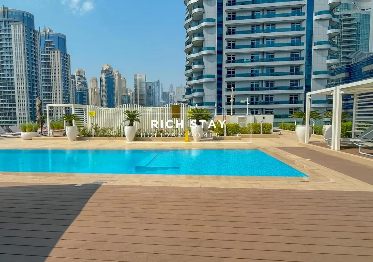 Image 3 of Lush 1BR in Stella Maris, Marina, City View