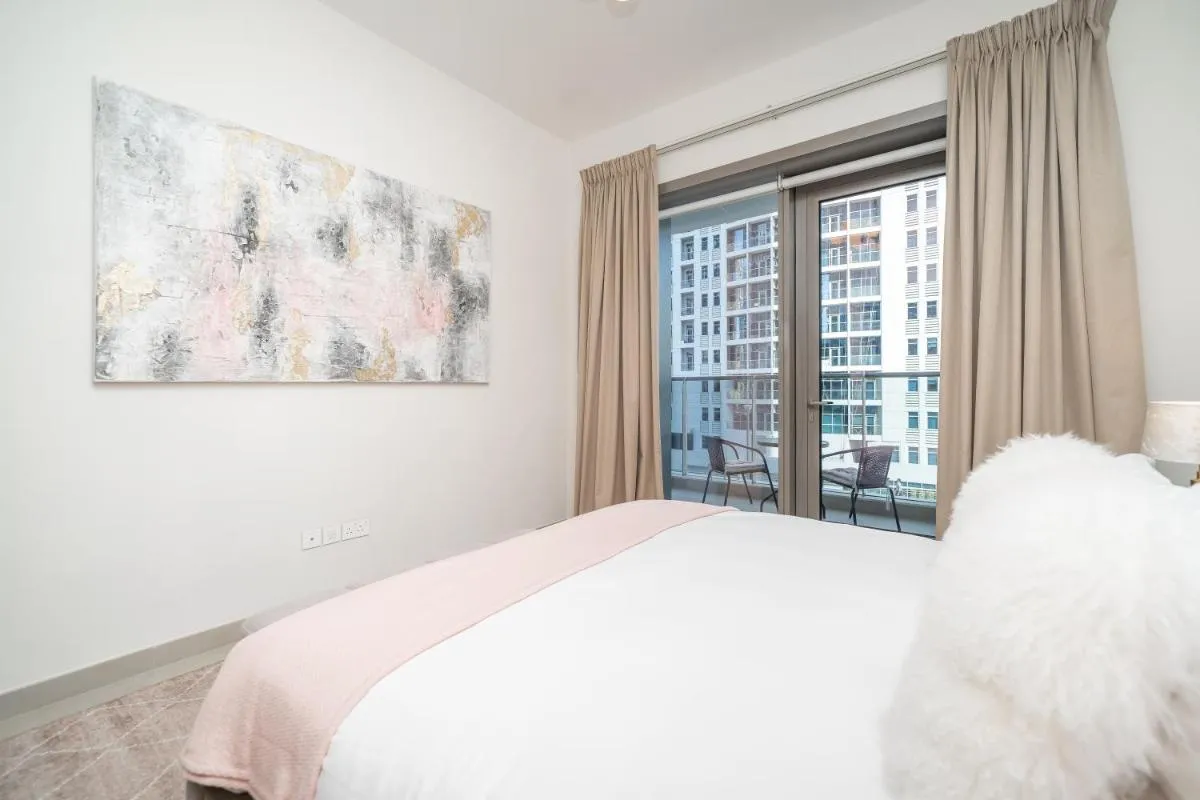 Image 1 of Luton Vacation Homes – Sparkle Towers, Dubai Marina 20AB 7