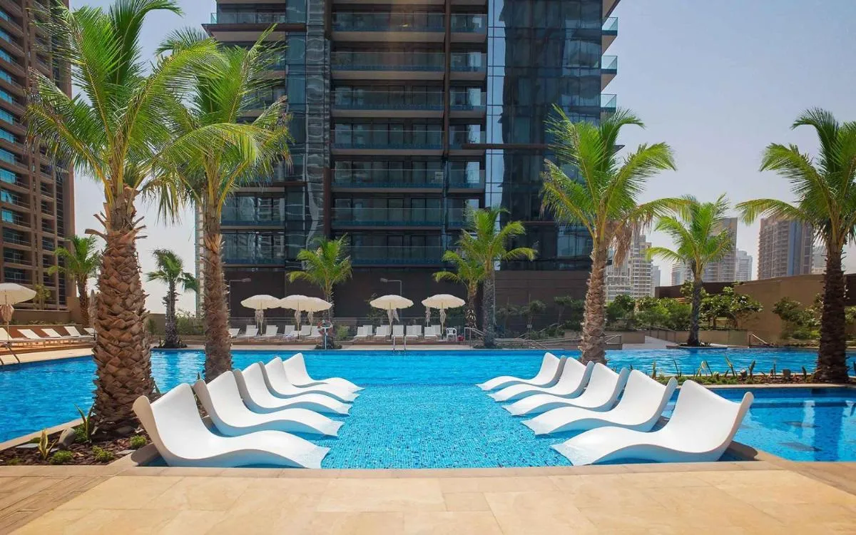 Image 3 of Luxe Living: Spacious Waterfront 2BR in Marina Gate