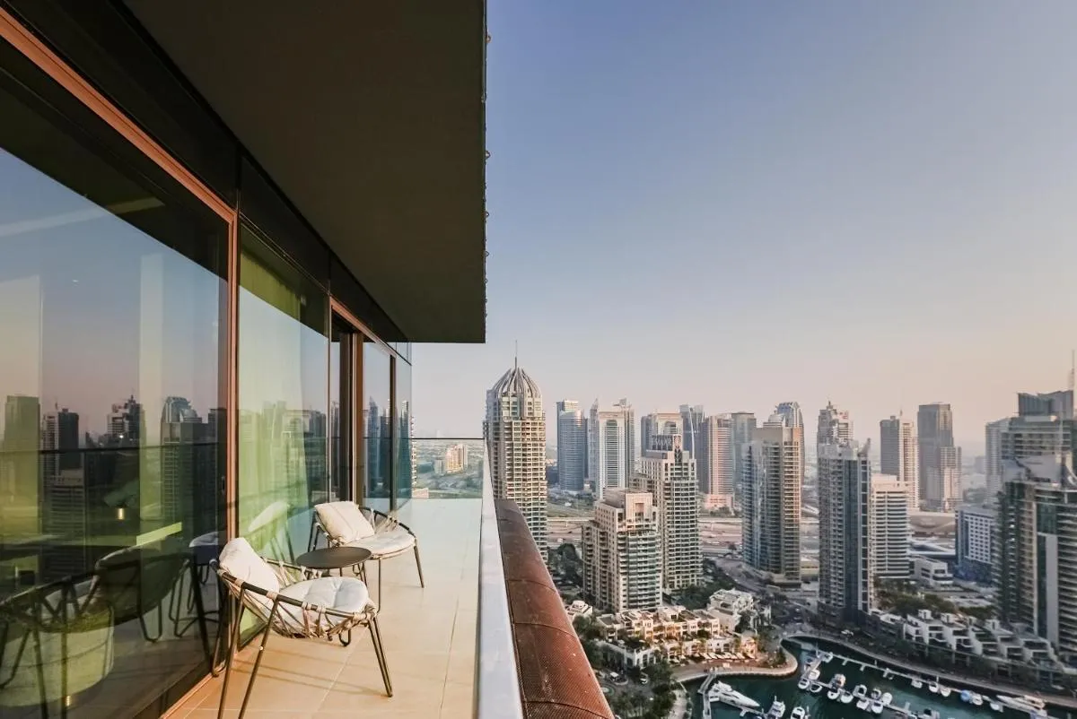 Image 6 of Luxe Living: Spacious Waterfront 2BR in Marina Gate