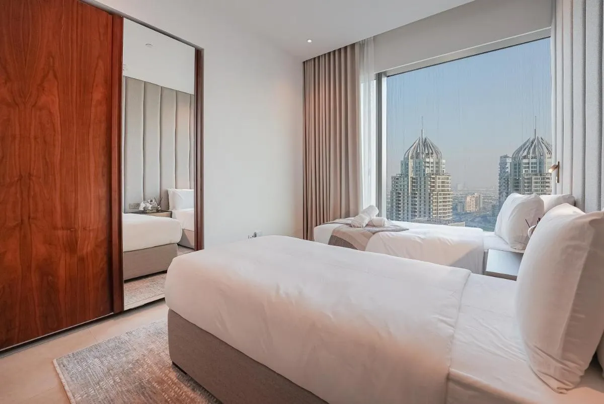 Image 1 of Luxe Living: Spacious Waterfront 2BR in Marina Gate